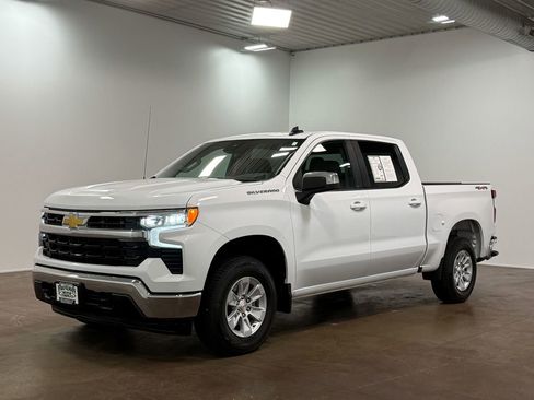 Used 2025 Chevrolet Silverado 1500 LT image 29