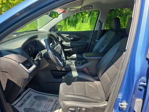 Used 2024 GMC Terrain SLT AWD/4WD image 18