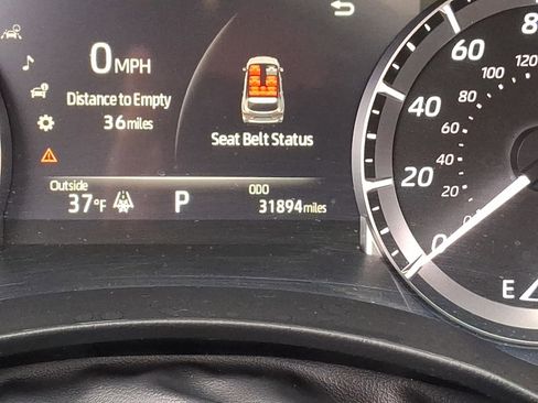 Used 2023 Toyota Highlander XLE image 16