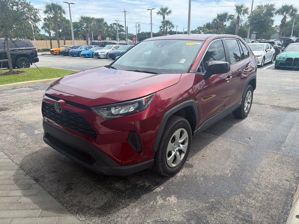 Used 2022 Toyota RAV4 LE FWD image 1