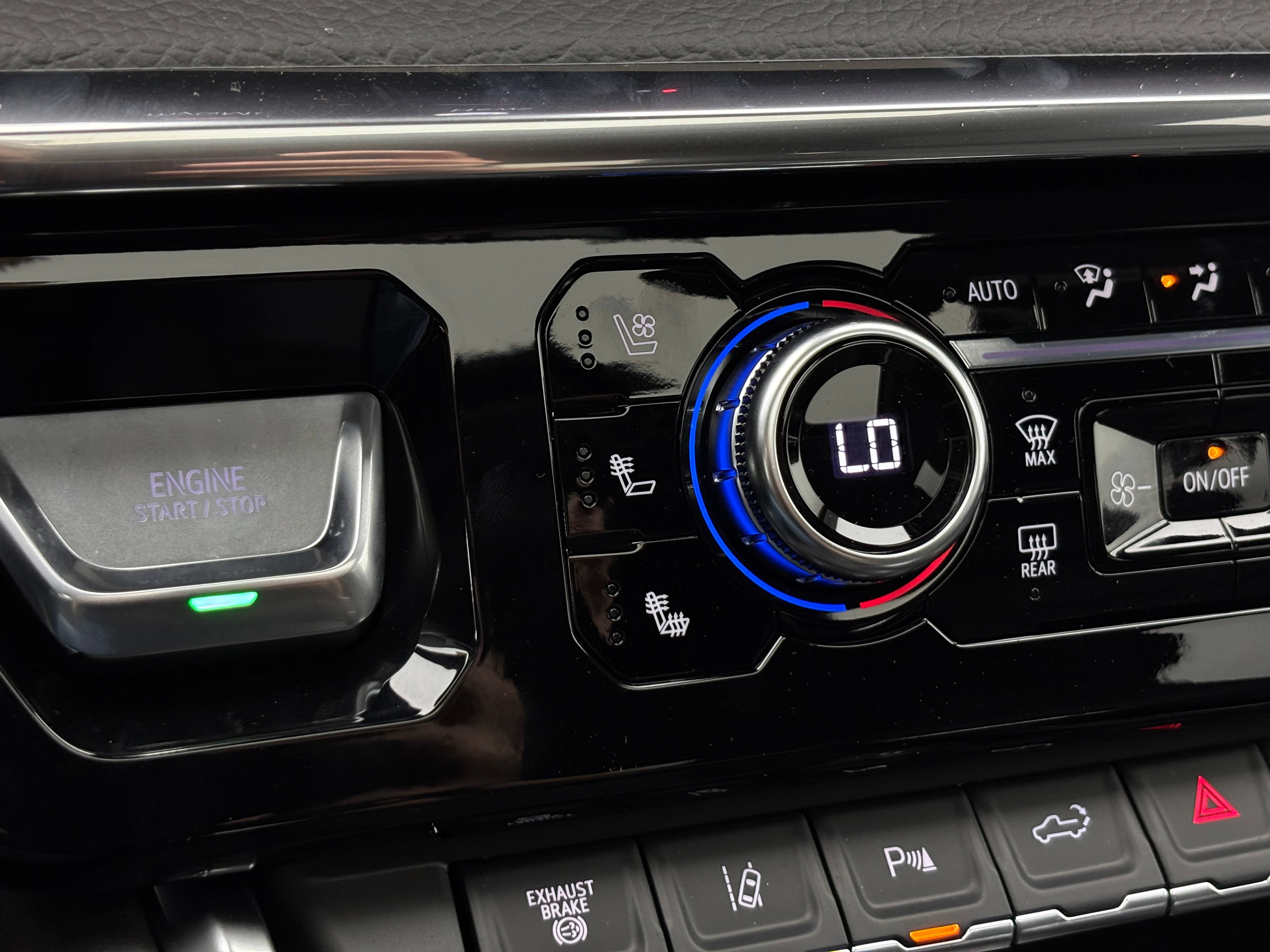 New 2026 GMC Sierra 3500 Denali w/ Denali Reserve Package AWD/4WD image 6