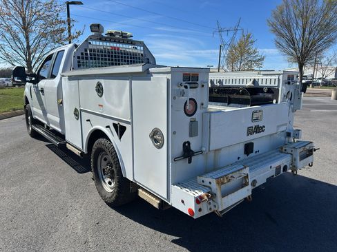 Used 2020 Ford F250 XL w/ Power Equipment Group image 5
