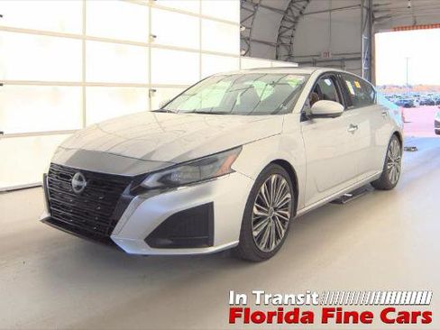 Used 2023 Nissan Altima 2.5 SL FWD image 1