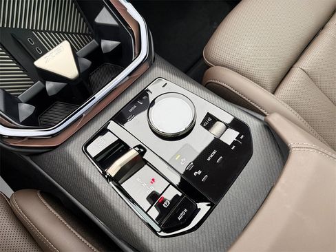 Used 2025 BMW X3 xDrive30i w/ Premium Package image 25