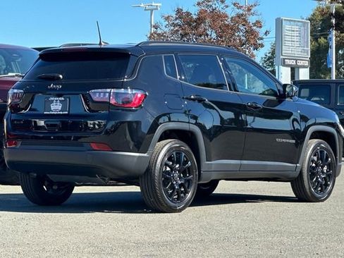 New 2026 Jeep Compass Latitude image 4