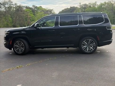 Used 2024 Jeep Grand Wagoneer Series III w/ HD Trailer Tow Package image 11