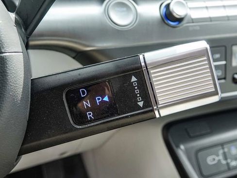 Certified 2025 Hyundai Kona Limited FWD image 19