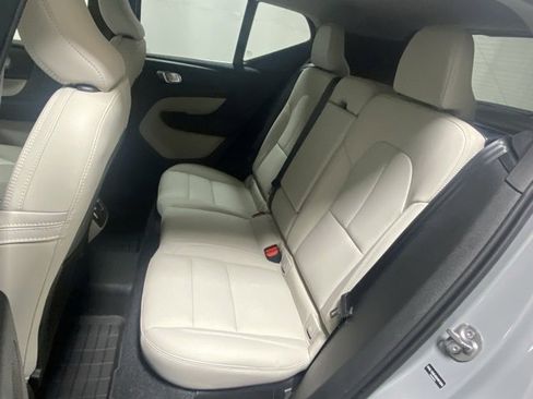 Used 2025 Volvo XC40 B5 Plus w/ Protection Package Premier image 14