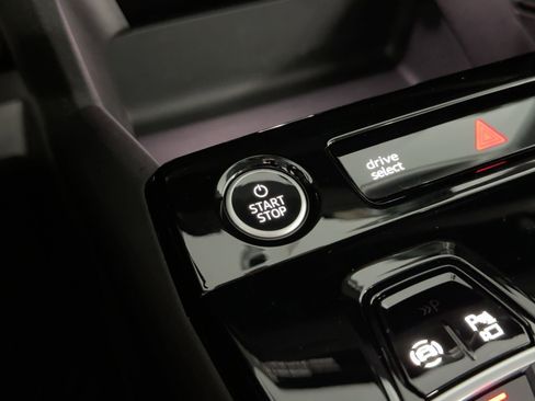 Used 2025 Audi Q6 e-tron Premium w/ Convenience Package image 25