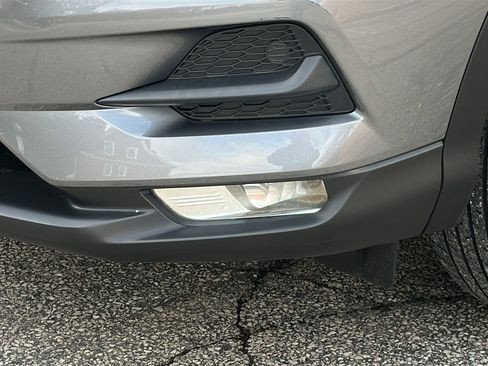 Certified 2022 Nissan Rogue Sport SV image 5