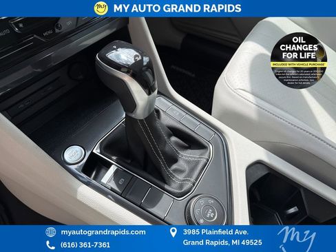 Used 2022 Volkswagen Tiguan SE AWD/4WD image 25