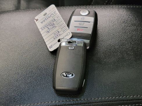 Used 2019 Kia Sorento EX image 30