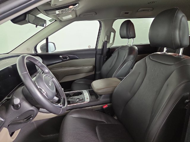 Certified 2025 Kia Carnival FWD image 11