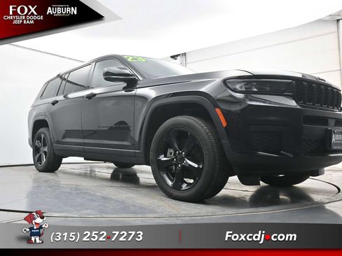 Used 2023 Jeep Grand Cherokee L Laredo image 17