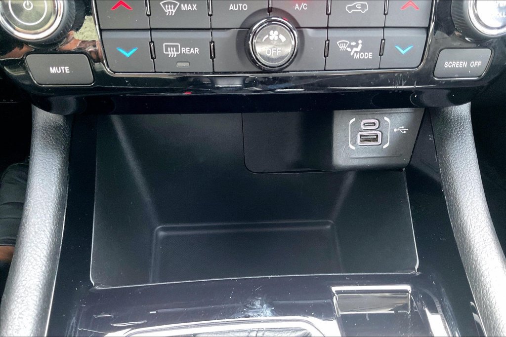Used 2025 Jeep Compass Limited AWD/4WD image 17