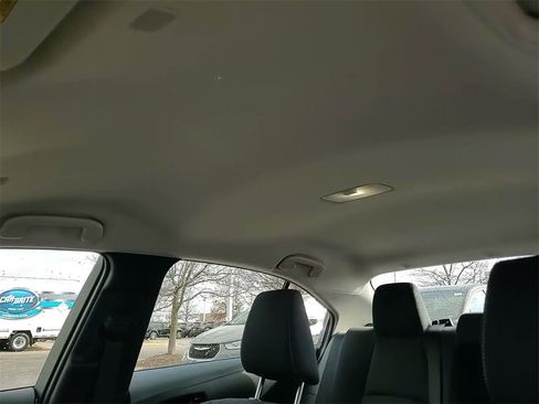 Used 2025 Toyota Corolla LE image 32