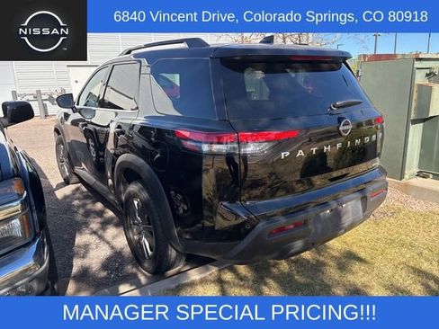 Used 2025 Nissan Pathfinder SV AWD/4WD image 2