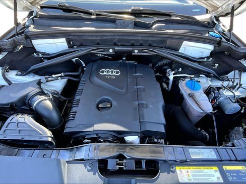 Used 2017 Audi Q5 2.0T Premium AWD/4WD image 32