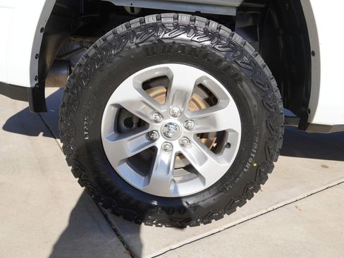 Used 2020 RAM 1500 Laramie w/ Off Road Group image 11