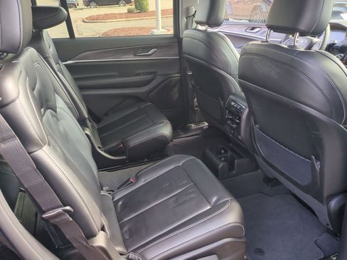 Used 2023 Jeep Grand Cherokee L Limited w/ Black Appearance Package image 26