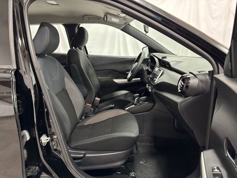 Used 2019 Nissan Kicks SV image 15