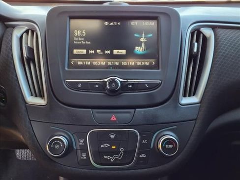 Used 2018 Chevrolet Malibu LS image 11