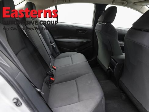 Used 2022 Toyota Corolla LE FWD image 22
