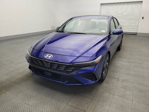 Used 2025 Hyundai Elantra SEL FWD image 15