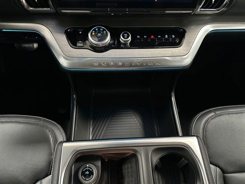 New 2025 Ford Expedition Platinum w/ Driver's Package image 27