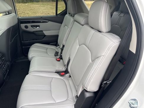 New 2025 Honda Pilot Touring image 14