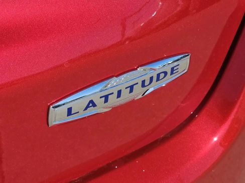 New 2025 Jeep Compass Latitude image 7