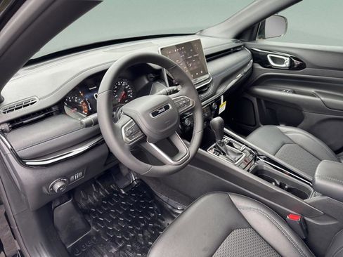 New 2026 Jeep Compass Latitude image 18