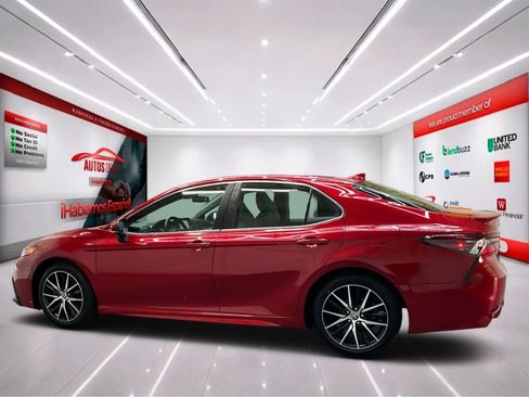 Used 2024 Toyota Camry SE FWD image 5