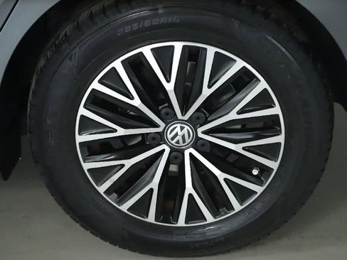 Certified 2021 Volkswagen Jetta SE w/ SE Cold Weather Package image 39