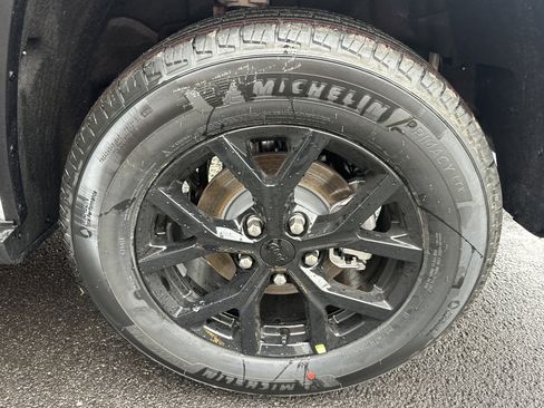 New 2026 Jeep Grand Cherokee Altitude image 32