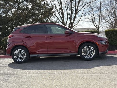 Used 2023 Hyundai Kona SEL image 2