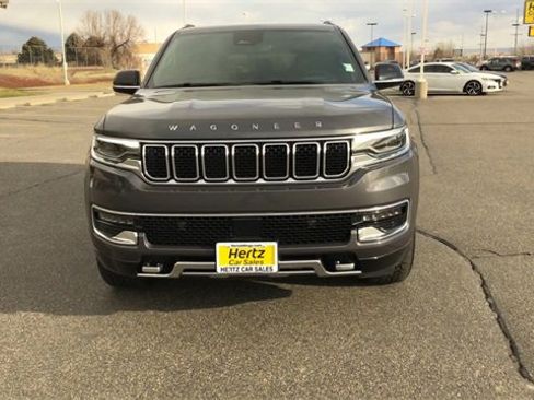 Used 2023 Jeep Wagoneer Series III w/ Preferred Equipment Group image 3