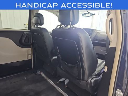 Used 2013 Chrysler Town & Country Touring FWD image 30