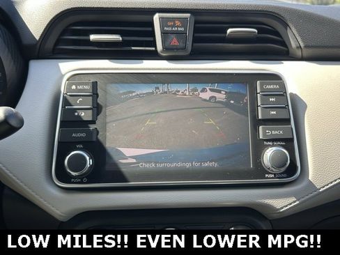 Used 2022 Nissan Versa SV w/ Trunk Package image 22