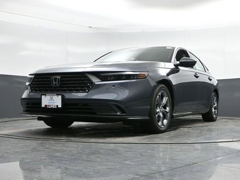 Used 2025 Honda Accord EX-L image 42