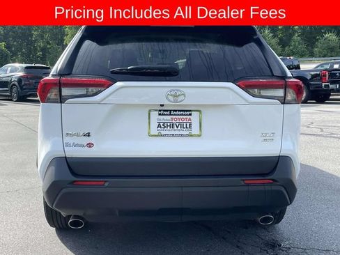 Used 2024 Toyota RAV4 XLE AWD/4WD image 4