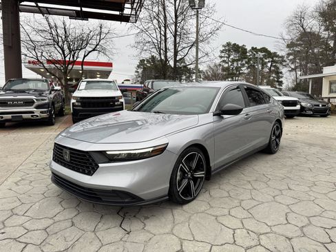 Used 2023 Honda Accord Sport image 9