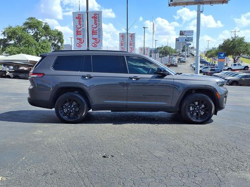 Used 2026 Jeep Grand Cherokee L 2WD image 5