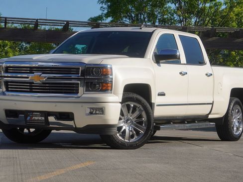 Used 2014 Chevrolet Silverado 1500 High Country w/ High Country Premium Package AWD/4WD image 2