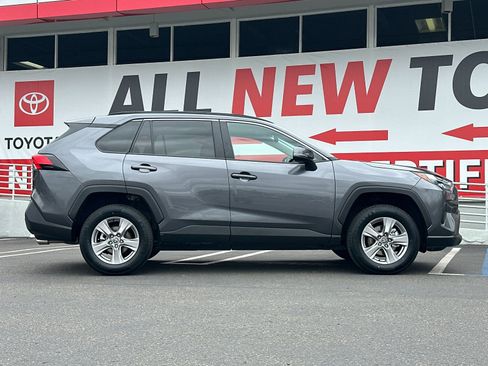 Used 2025 Toyota RAV4 XLE FWD image 6