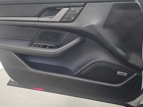 Used 2022 Porsche Taycan image 11