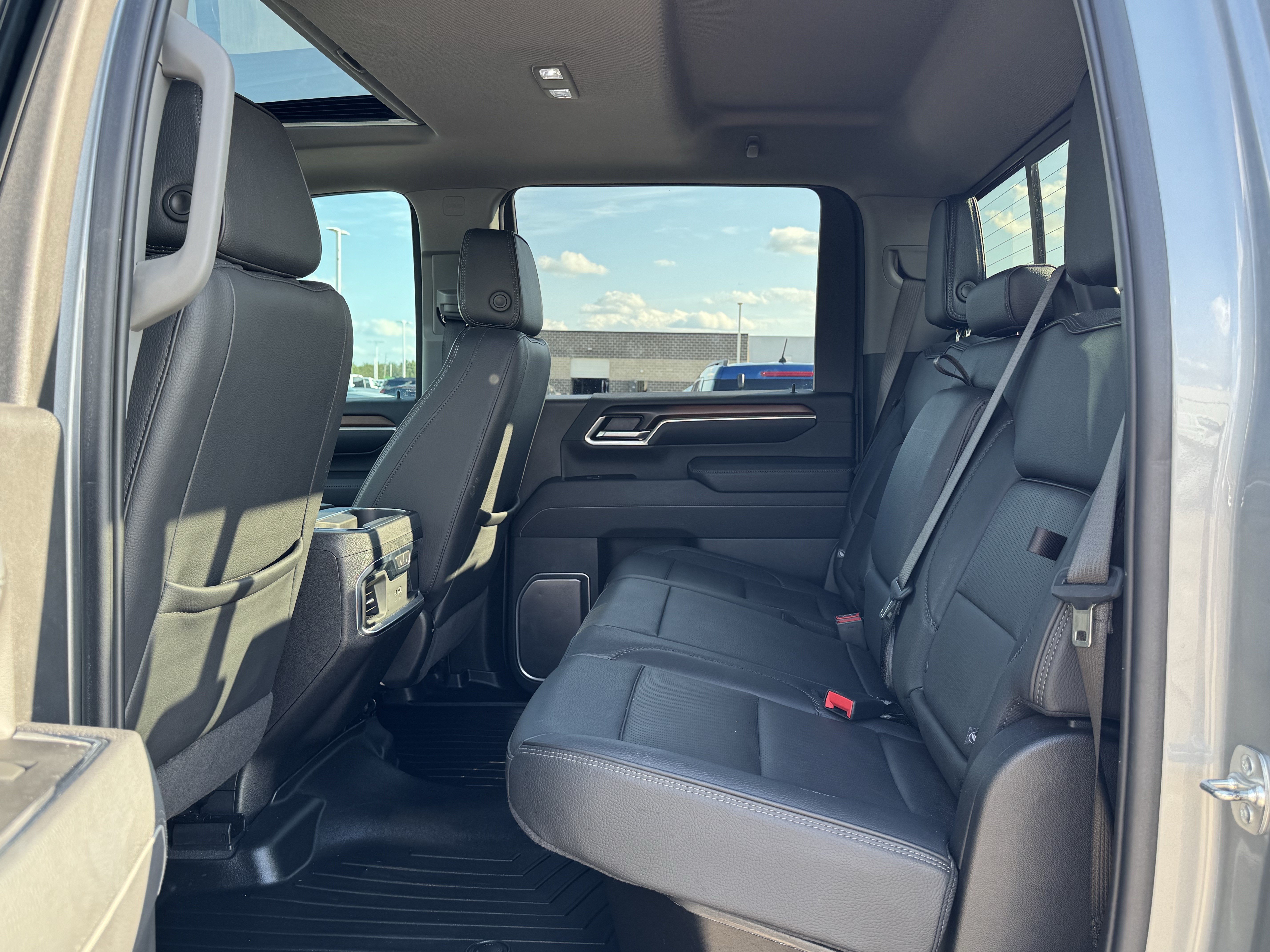 Used 2025 GMC Sierra 2500 Denali w/ Denali Reserve Package AWD/4WD image 21