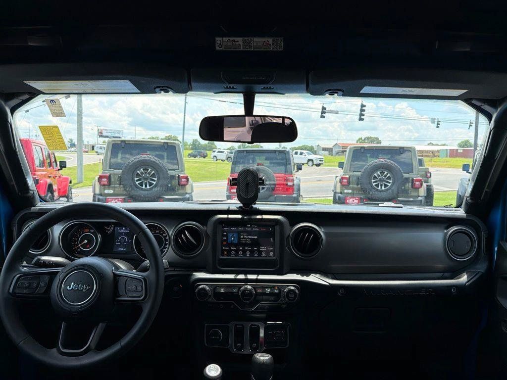 Used 2023 Jeep Wrangler Sport AWD/4WD image 19