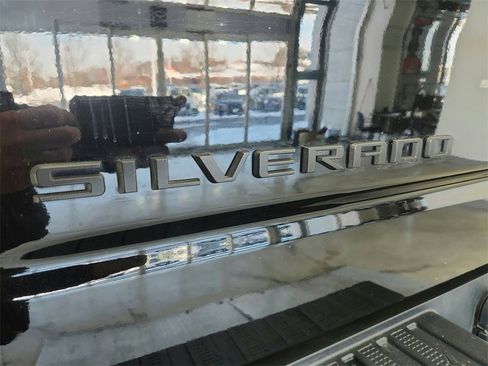 Used 2020 Chevrolet Silverado 1500 Custom w/ Custom Value Package image 26