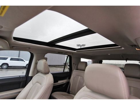 Used 2023 Ford Expedition Limited image 28